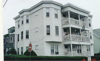 4-6 Wolcott Rd Apartments