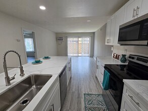 1544 E Quincy Ave in Orange, CA - Building Photo - Building Photo