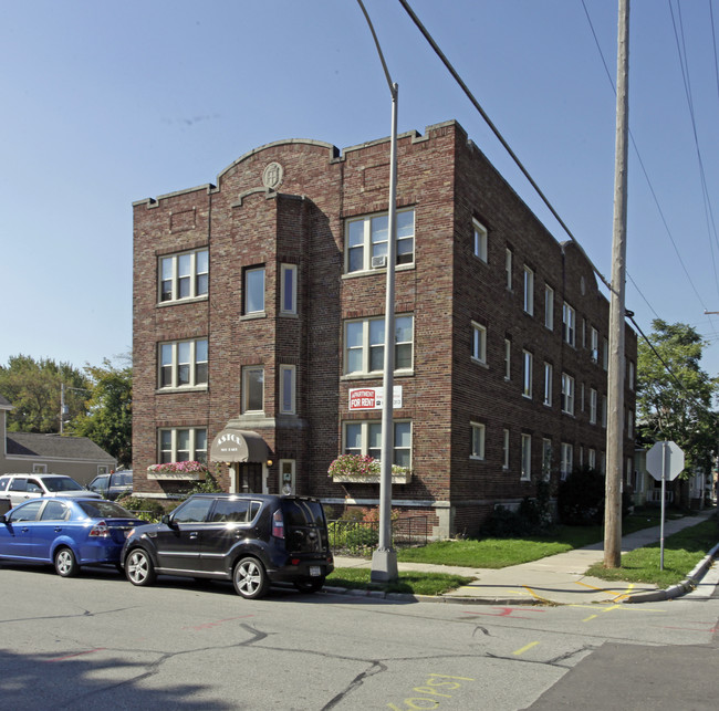 Astor Apartments in Racine, WI - Building Photo - Building Photo