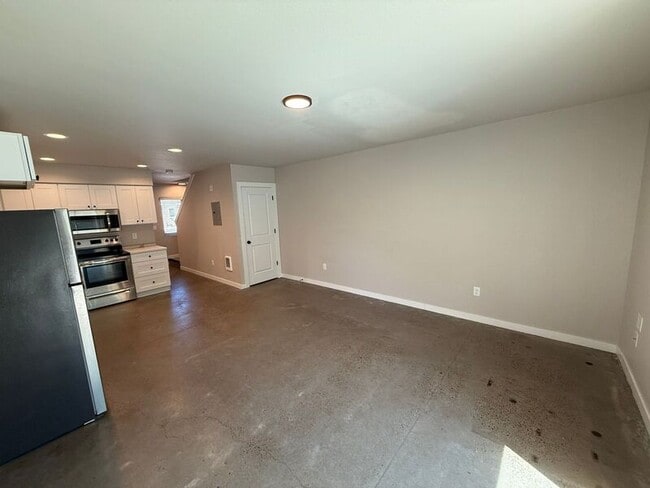 2915 Waverly Dr SE in Albany, OR - Building Photo - Building Photo