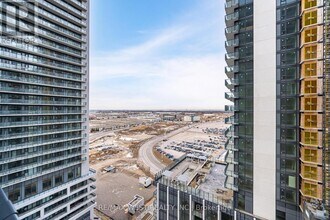 8960 Jane St in Vaughan, ON - Building Photo - Building Photo