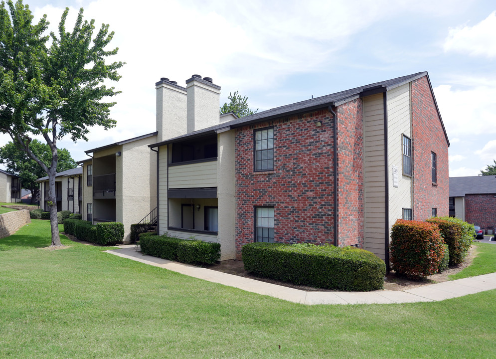 Kensington Station in Bedford, TX - Building Photo