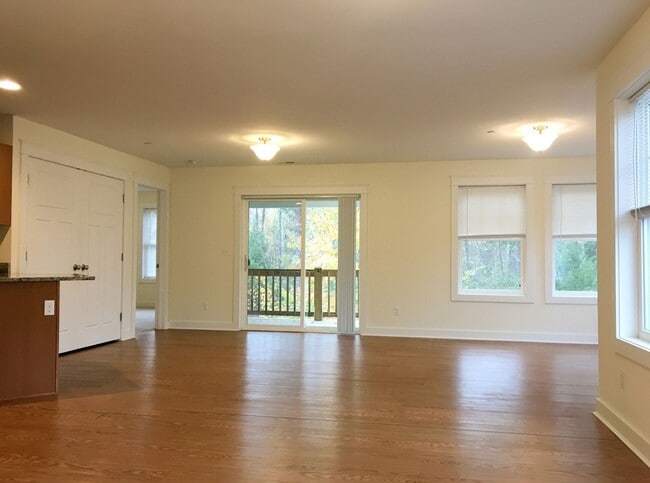 Highfield Townhome Available for Rent! in Rochester, NH - Building Photo - Building Photo