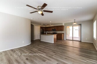 2561 W Silver Streak Way in San Tan Valley, AZ - Building Photo - Building Photo