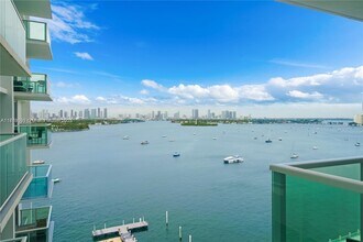 1000 West Ave in Miami Beach, FL - Foto de edificio - Building Photo