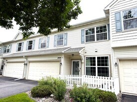 2008 Stahlke Way in Chaska, MN - Building Photo