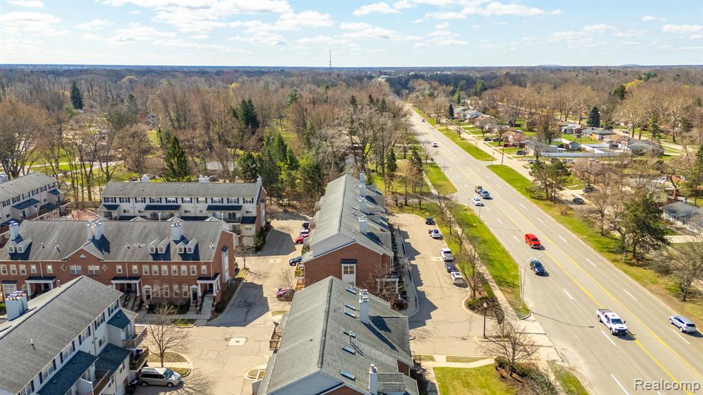 16822 Farmington Rd in Livonia, MI - Building Photo