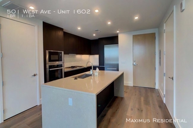 501 West Ave-Unit -Unit 1602 in Austin, TX - Building Photo - Building Photo