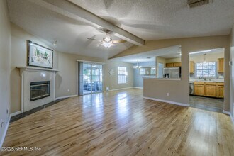 4570 Blue Stream Ln N in Jacksonville, FL - Building Photo - Building Photo