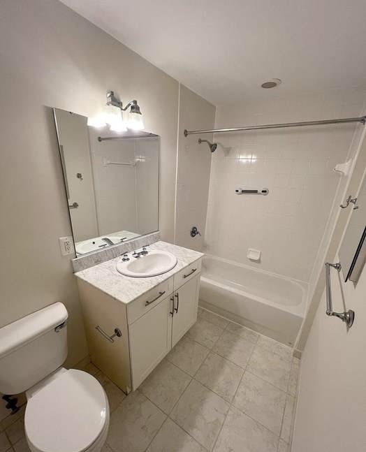 4101 Albemarle St NW, Unit 532 in Washington, DC - Building Photo - Building Photo