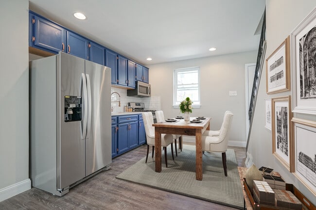 2141 Titan St in Philadelphia, PA - Building Photo - Building Photo