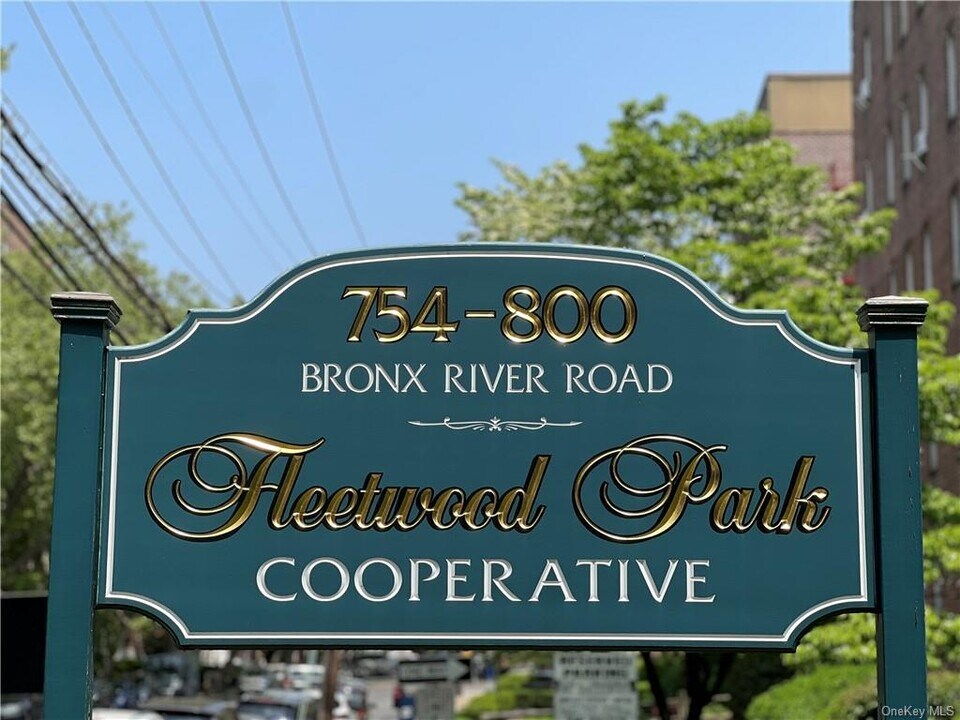 800 Bronx River Rd-Unit -A38 in Yonkers, NY - Building Photo