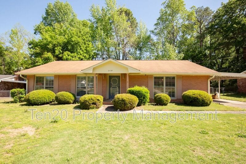 3795 Meadowlark Dr in Columbus, GA - Building Photo