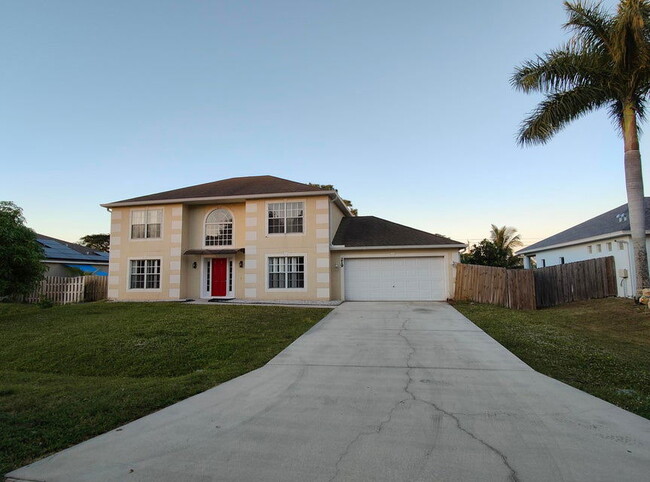 219 SW Statler Ave in Port St. Lucie, FL - Building Photo - Building Photo