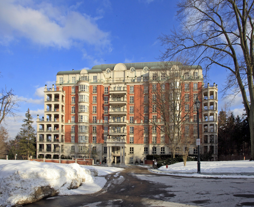 Chedington Place II in Toronto, ON - Building Photo