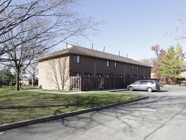 76-90 S Napoleon Ct in Columbus, OH - Building Photo - Building Photo