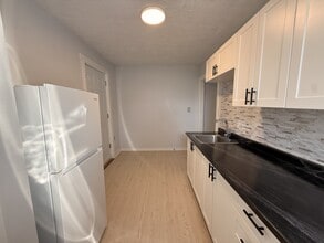 61 Curry St in Moncton, NB - Building Photo - Building Photo