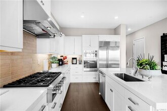 545 Serrano Summit Dr in Lake Forest, CA - Building Photo - Building Photo