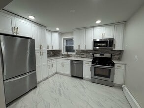 123 Avenue C in Bayonne, NJ - Building Photo - Building Photo