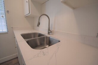 721 N Hollywood Way-Unit -A in Burbank, CA - Building Photo - Building Photo