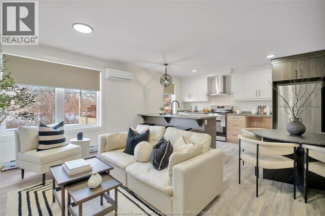 513 Caron Ave in Windsor, ON - Foto de edificio - Building Photo