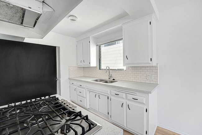 505 Idaho Ave, Unit 17 in Santa Monica, CA - Foto de edificio - Building Photo