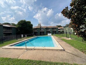 115 Hughes St NE in Fort Walton Beach, FL - Building Photo - Building Photo