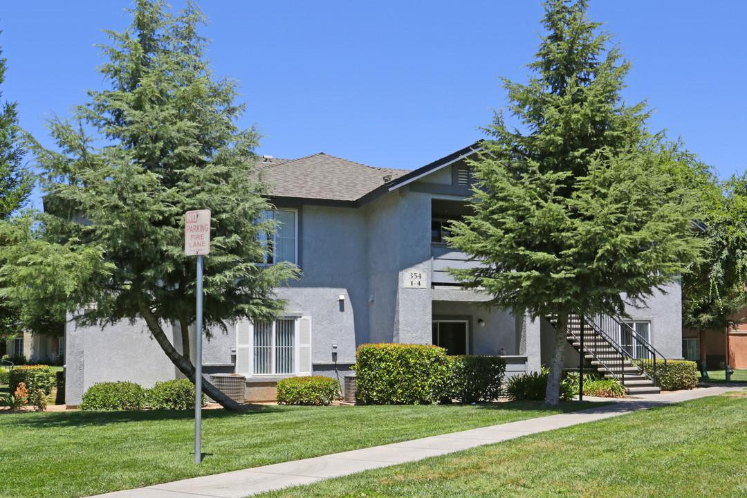 The Grove Merced in Merced, CA - Building Photo