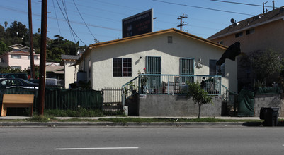 680 Cypress Ave in Los Angeles, CA - Building Photo - Building Photo