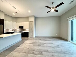 401 W 25th St in Houston, TX - Foto de edificio - Building Photo