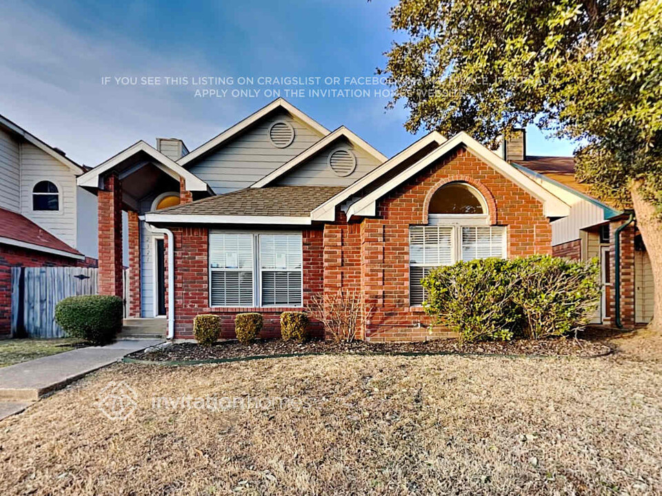 2321 Ithaca Dr in Mesquite, TX - Building Photo