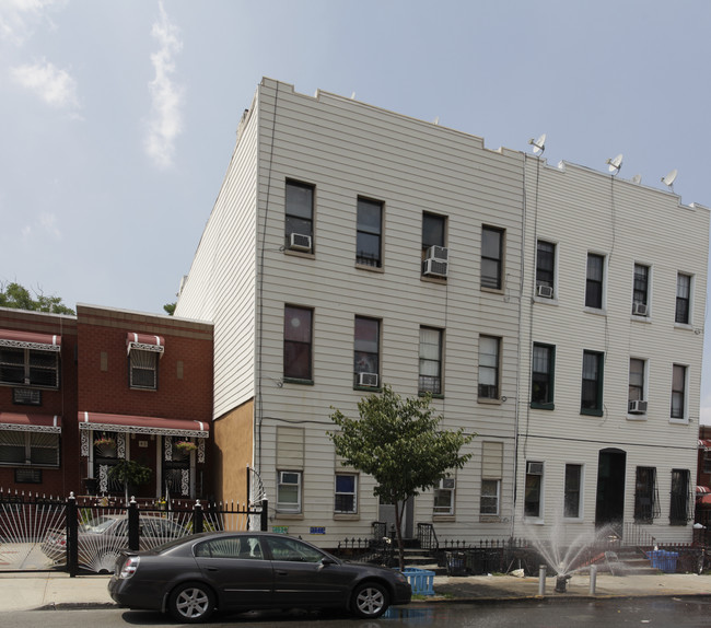 47 Menahan St in Brooklyn, NY - Building Photo - Building Photo