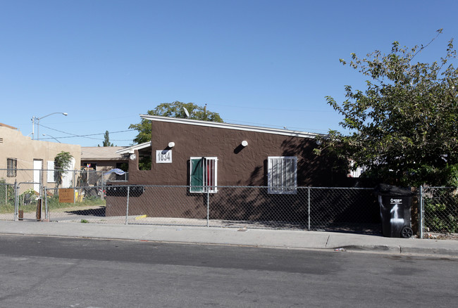 Six Plex in North Las Vegas, NV - Building Photo - Building Photo