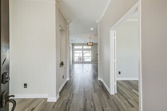 30 Crestview Trail in Houston, TX - Building Photo - Building Photo