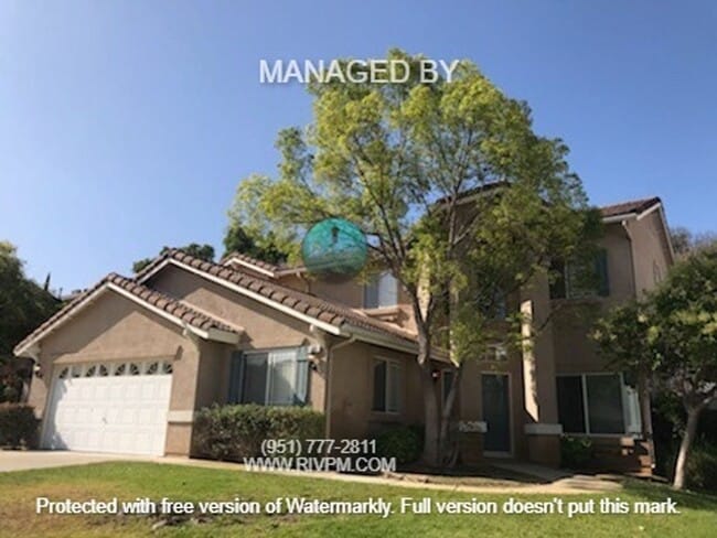890 Shepard Crest Dr in Corona, CA - Foto de edificio - Building Photo
