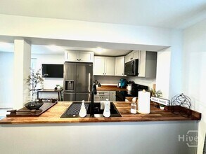 528 E 37th St in Savannah, GA - Building Photo - Building Photo