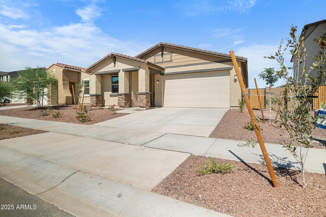17292 W Pershing St in Surprise, AZ - Building Photo