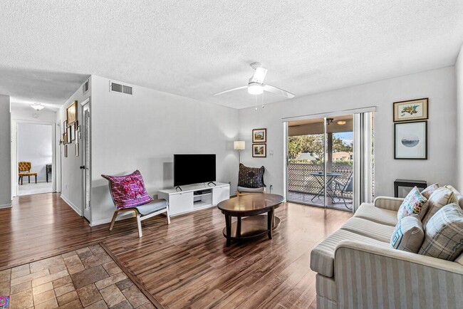 1000 NW 13th St in Boca Raton, FL - Building Photo - Building Photo
