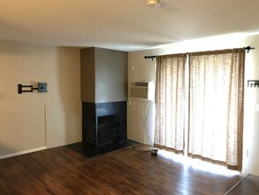 665 Manhattan Dr-Unit -#205 in Boulder, CO - Building Photo - Building Photo