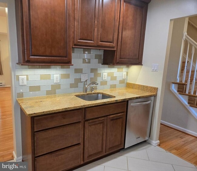 319 Rock Spring Dr SW in Leesburg, VA - Building Photo - Building Photo