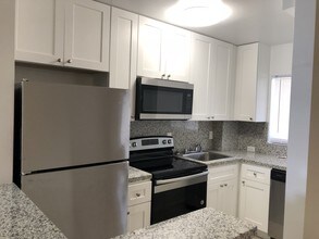 1400 NE 56th St-Unit -40 in Fort Lauderdale, FL - Building Photo - Building Photo