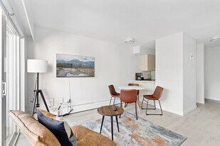 1550 W 11th Ave, Unit SI ID1051866P in Vancouver, BC - Building Photo