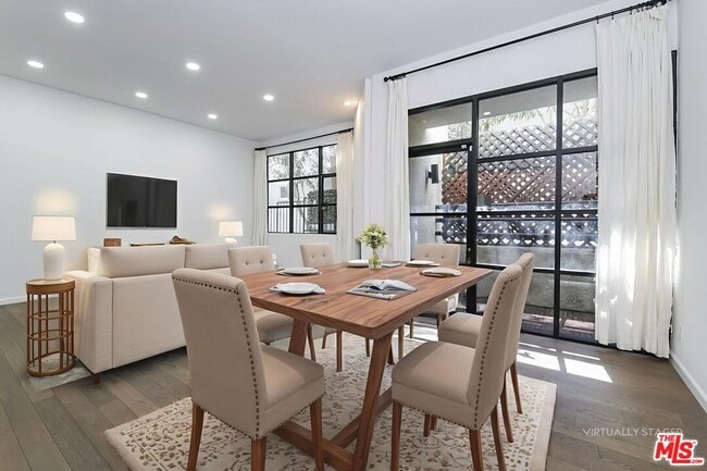 11636 Montana Ave in Los Angeles, CA - Building Photo - Building Photo