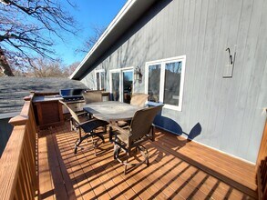 2521 Cedar Hills Dr in Minnetonka, MN - Building Photo - Building Photo