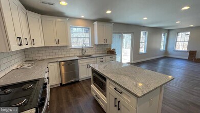 116 Isabella Dr in Glassboro, NJ - Building Photo - Building Photo