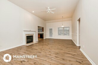 879 Meriweather Dr in Calera, AL - Building Photo - Building Photo