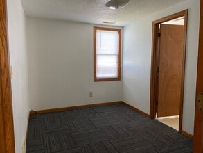 2284 Jackson St, Unit 2284 1-2 in Dubuque, IA - Foto de edificio - Building Photo