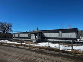 200 S Elgin Ave in Portales, NM - Building Photo