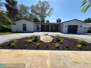 686 SW 4th St in Boca Raton, FL - Foto de edificio - Building Photo