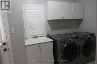 245 Poetry Drive in Vaughan, ON - Building Photo - Building Photo